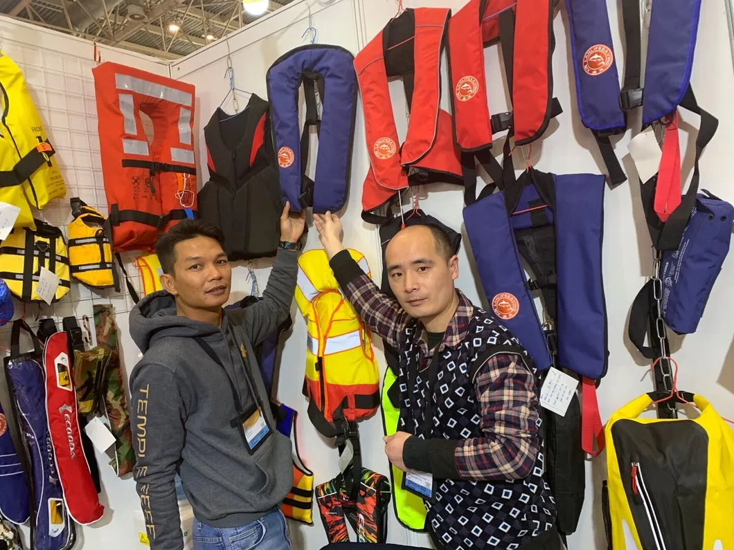 33G CO2 Inflatable Life Jacket/CE Approved Life Jacket/150n Lifejacket/Life Vest Marine Lifejacket Coastal Sailboat Totally Enclosed Lifeboat Marine Boat