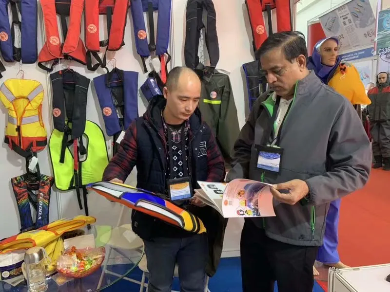 Solas Life Jacket/CE Approved Life Jacket/150n Lifejacket/Life Vest Marine Lifejacket Lifesaing Jacket Life Buoy with 33G Gas CO2 Gas